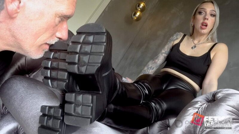 Femdomsquad Video Store: Lick My Hot, Sweaty Feet! [FullHD 1080P]