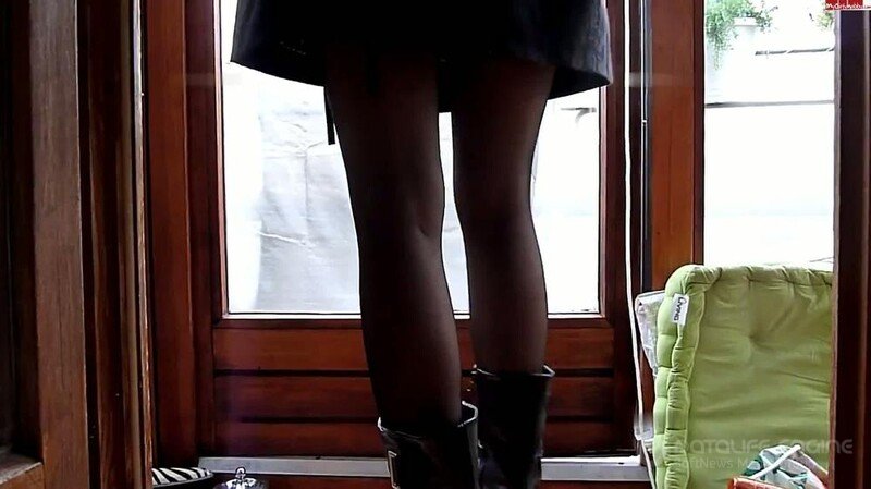 ViktoriaGoo - Neues Kleid BalkonPISSEN [FullHD 1080P]