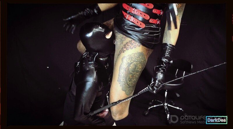 DARK DEA - Ebony Goddess Dominates Her Slave With Horny Pussy [FullHD 1920P]