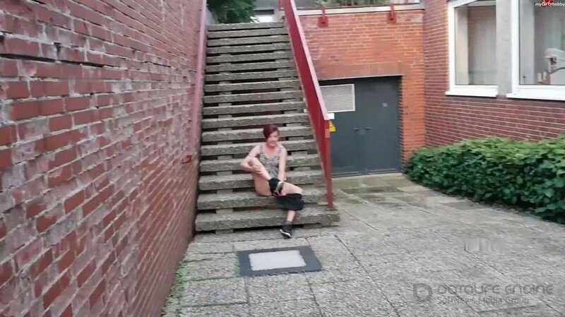 HornyRoxy - Drei Meter Pissfontäne [FullHD 1080P]