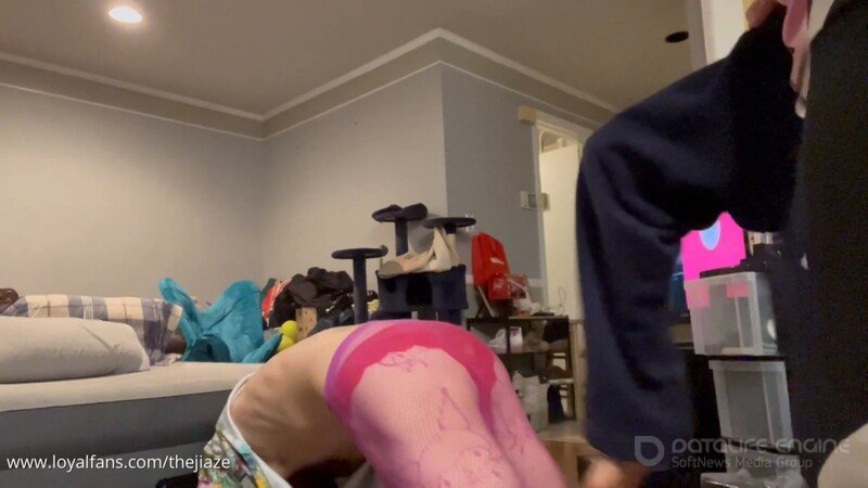 The Jia Ze aka Goddess Zi - Tiny Asian Does Extreme Ballbusting [FullHD 1920P]