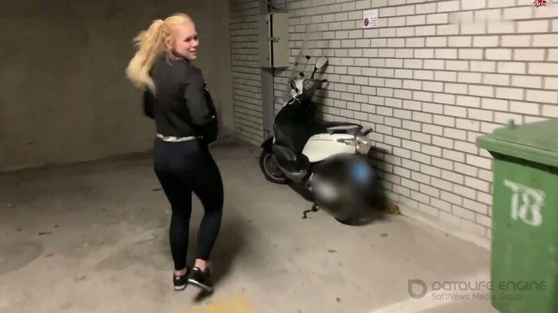 SteffiBlond - Den Spanner vom Oldi bepisst - das hat die Roller Sau verdient - Tei... [FullHD 1080P]