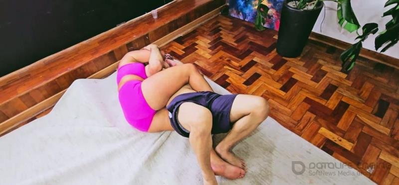 Sexysubmission - Mixed Wrestling Domination - Blonde Vs Male [FullHD 1080P]