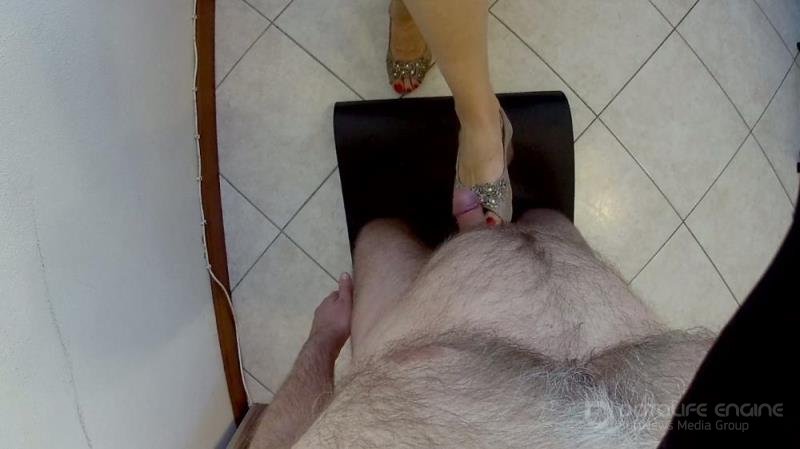 POV Shoejob With Worn Fancy Shoes Mature Cunt [HD 720P]