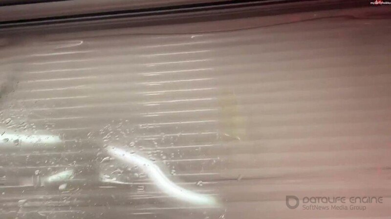 SteffiBlond - Solariumpiss extrem - abwischen mit dem String - wie geil nass mein ... [FullHD 1080P]