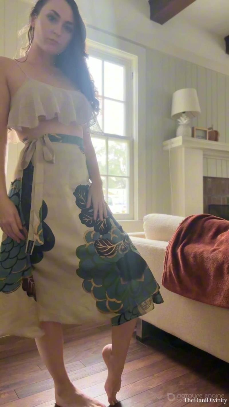 Dani Divinity aka thedanidivinity in clip Took my puppy along shopping today. What a lucky boy getting to spend his hard earned [FullHD 1080P]