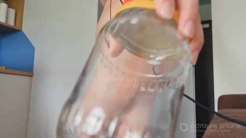 Bitter Scat – Giantess jar farts and poop nude [HD 1280P]