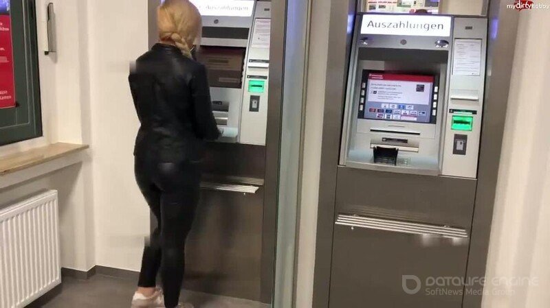 SteffiBlond - Öffentlich in die Bankfiliale gepisst - bis nach Hause schaffe ich e... [HD 720P]