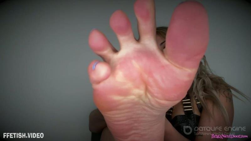 Nika Venom - Bow Down to your Queen - Footworship - Female Domination, Feet JOI [FullHD 1080P]