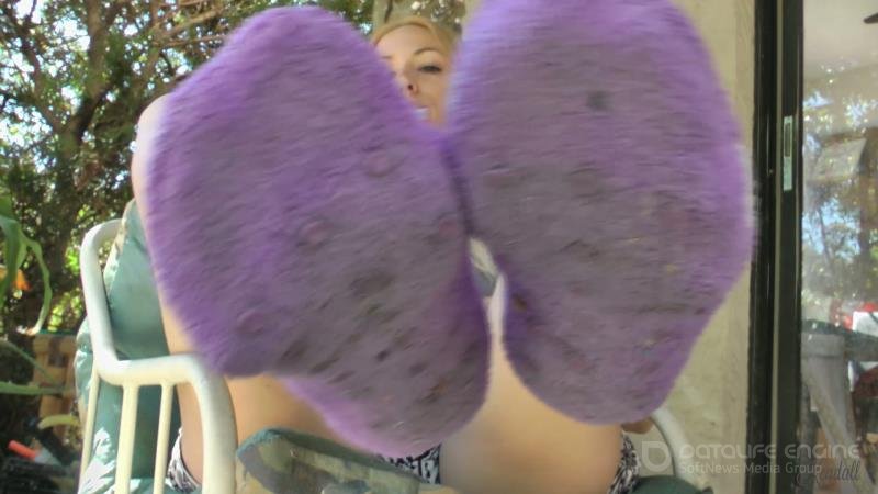 Kendall Olsen - Chilly Morning Sweater Socks [FullHD]