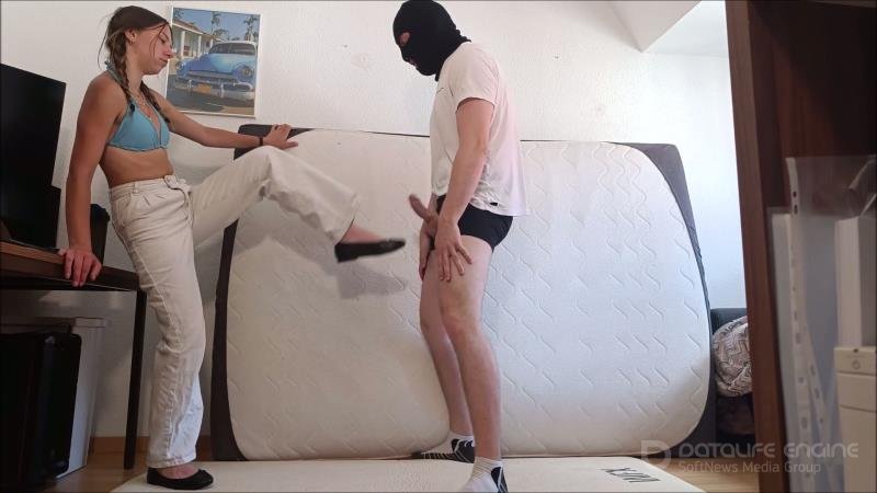 German Balls Busted - Harte Tritte Von Ihr In Eier [FullHD]