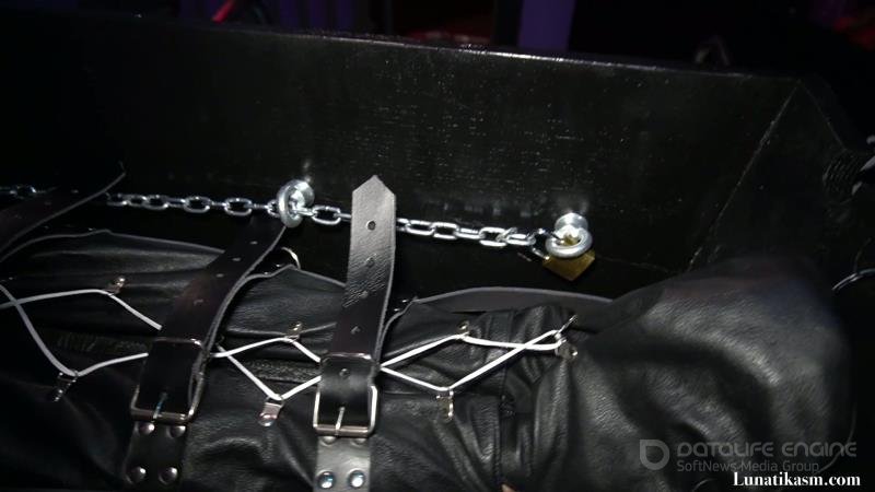 Mistress Lunatika - Electric Play In A Coffin [FullHD]