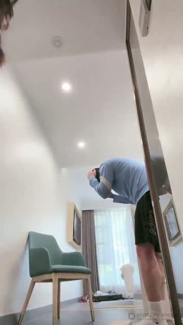 Caught Trying To Steal Goddesss Socks - Goddess Yue Ying Er - CNQUEENS - CHINESE FEMDOM GODDESS [HD]