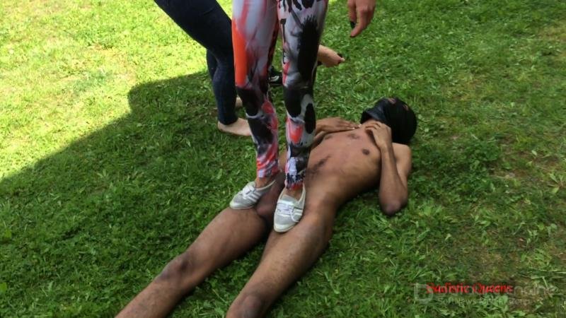 Sadistic Queens - Squishysax - Miss Flora and Sweetbaby - 1st Time Squish [FullHD]