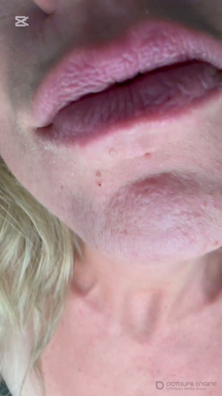 JodisLips - M O M gets caught masturbating by s on and his friend [HD]