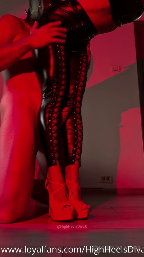 Goddess Maisha - Latex Domination - My Slave Worships And Endures My Crushing Control [SD]