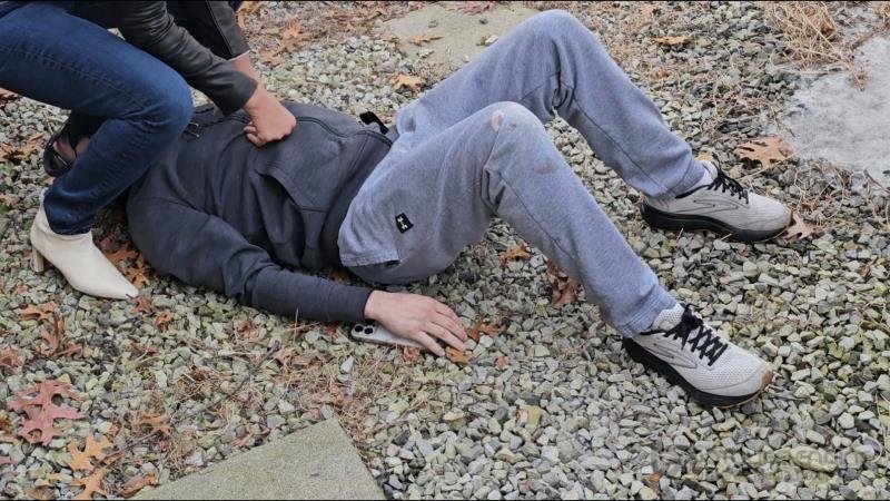 Ballbusting Bianca - Dominabianca - Ballbustingbianca Humiliating Outdoor Fan Meet [FullHD]