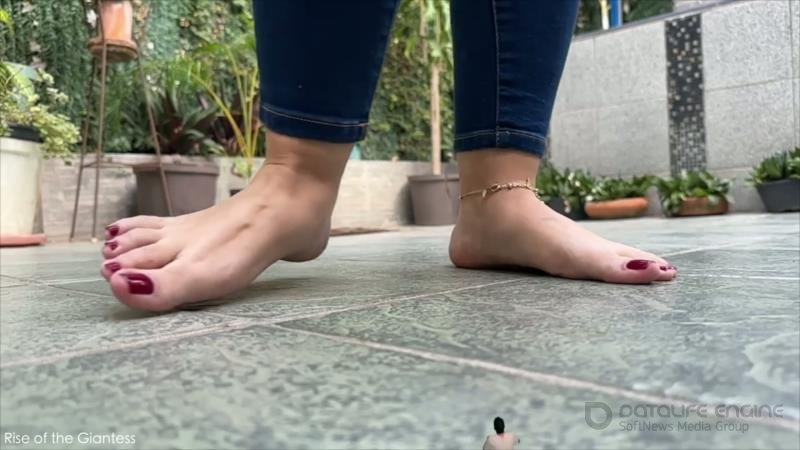 Rise of the Giantess Barbara - I Bully Small Men Like You [4K]