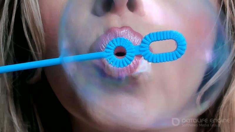 Petite Mercy - Frosty Pink Lips Blowing Bubbles [FullHD]