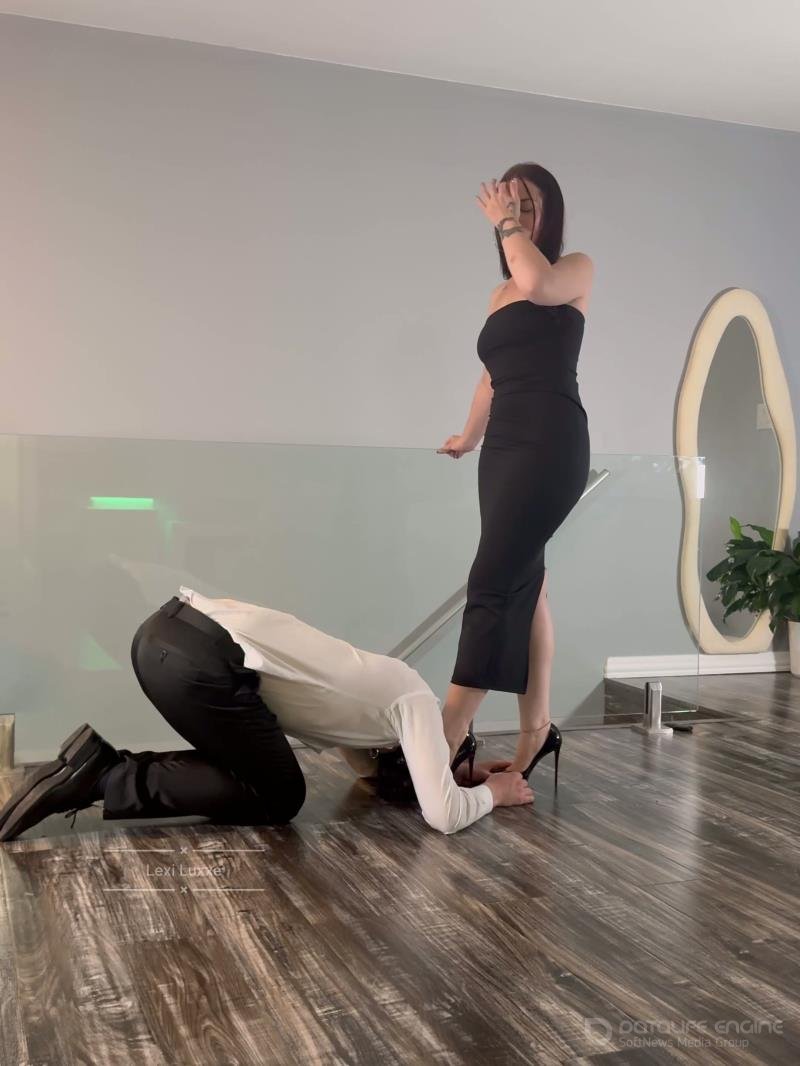 Lexi Luxxe - The Heel Ceremony [4K]