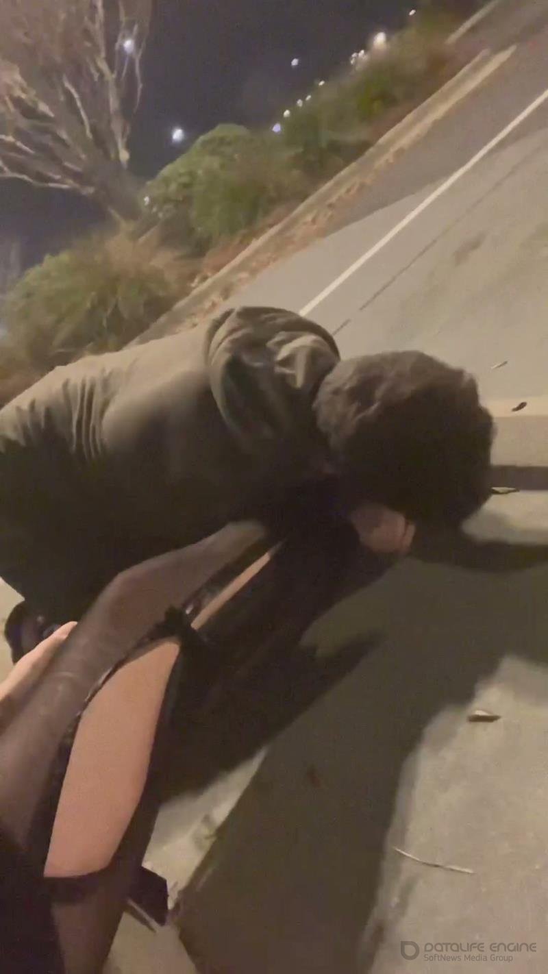 Dani Divinity - Allowed subby to worship my feet in the lot after a night of drinking I wonder what [FullHD]