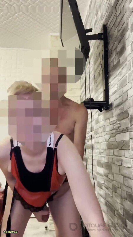 SashMash - Paar Spielt Mit Strap-on [FullHD]