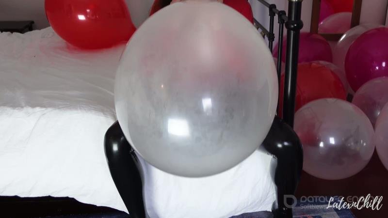 LATEXnCHILL - Inflating BIG Balloons [4K]