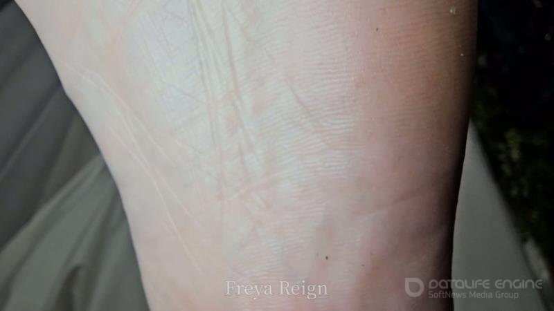 Freya Reign - Giantess Is Turned On By Stepping On You [FullHD]