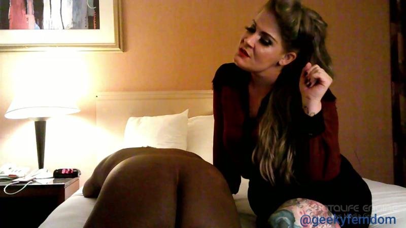 Geeky Femdom - The Kinky Geek - Femdom Teacher Club [FullHD]