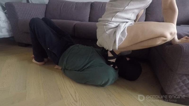 Ava Krass - My obedient rug [FullHD]