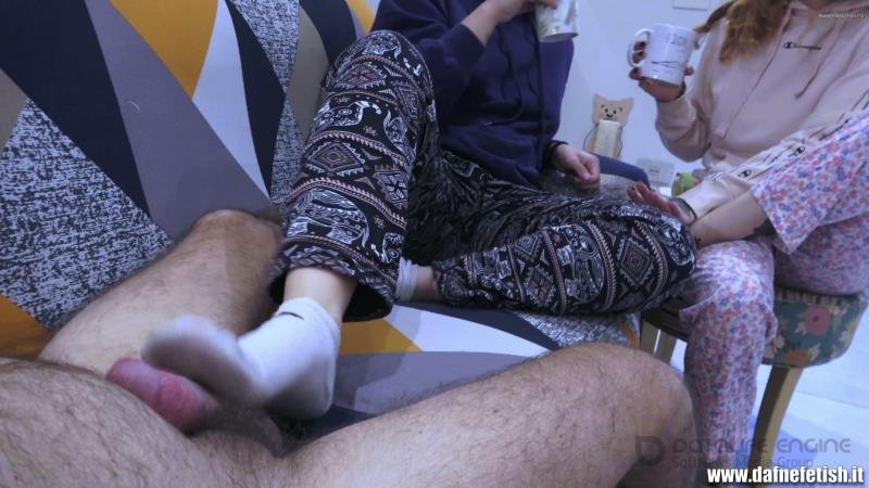 Dafnefetish Clips Store - Grace e Juiswild - footjopb in pigiama - Grace and Juiswild - footjob and pyjamas (FOOTJOBS) [4K]