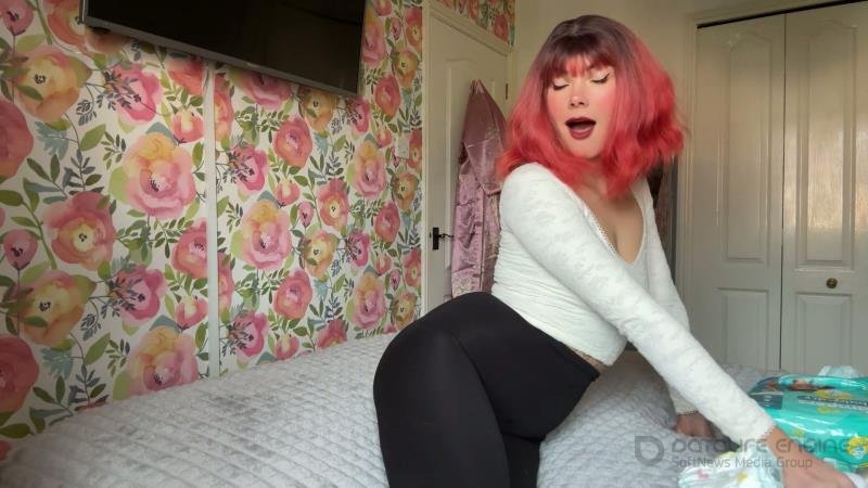 Mistress Dolores Uk - Stinky Check And Change In Front Of Friends [FullHD]