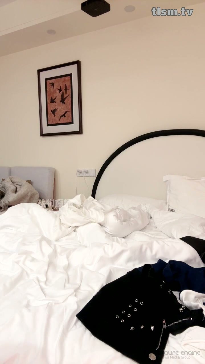 Taolusm - Xiaoyu S - Teasing The Dog, Sending Gifts, And Making Requests [HD]