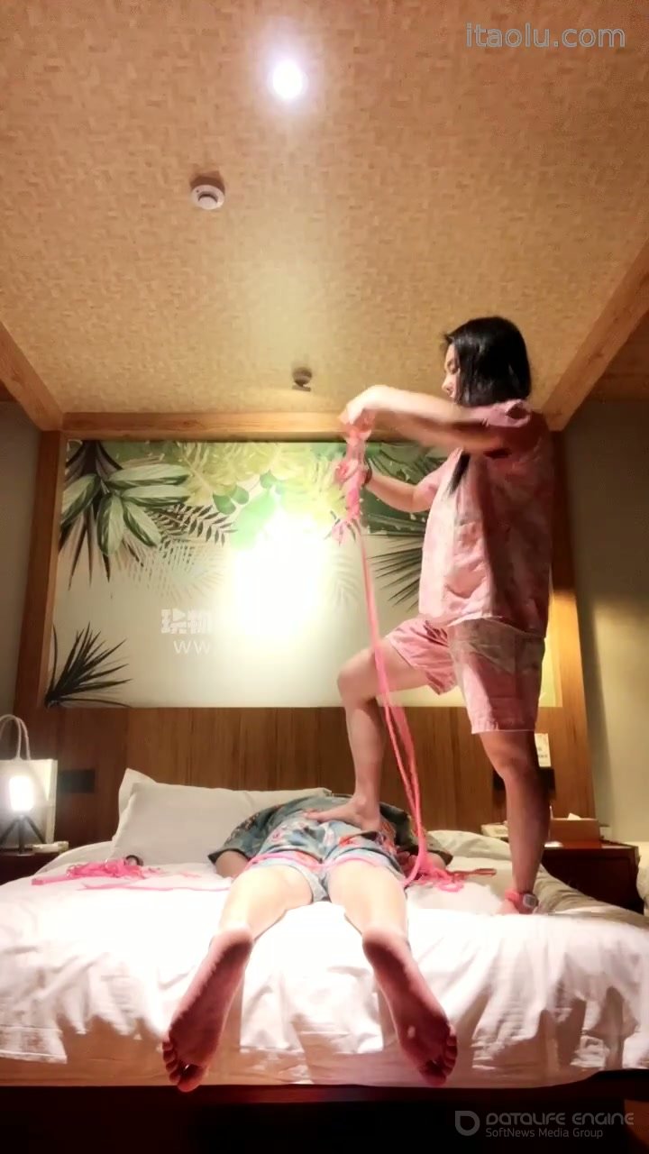 Taolusm - Huangshan Muscle Fan Bingbing - Public Bathhouse Develops Dogs [HD]