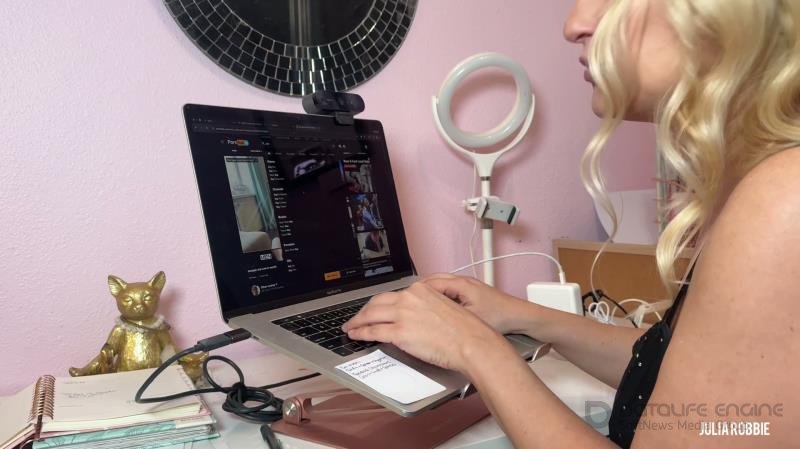 Julia Robbie - Goon to Gay Porn [FullHD]