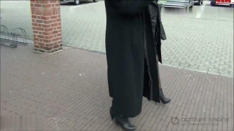 RosellaExtrem - Krasser Public Piss vor Leuten in der Stadt [HD]