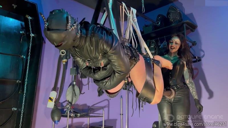 Strap On Bitch - Lunatika - Fucked In A Suspended Position [FullHD]