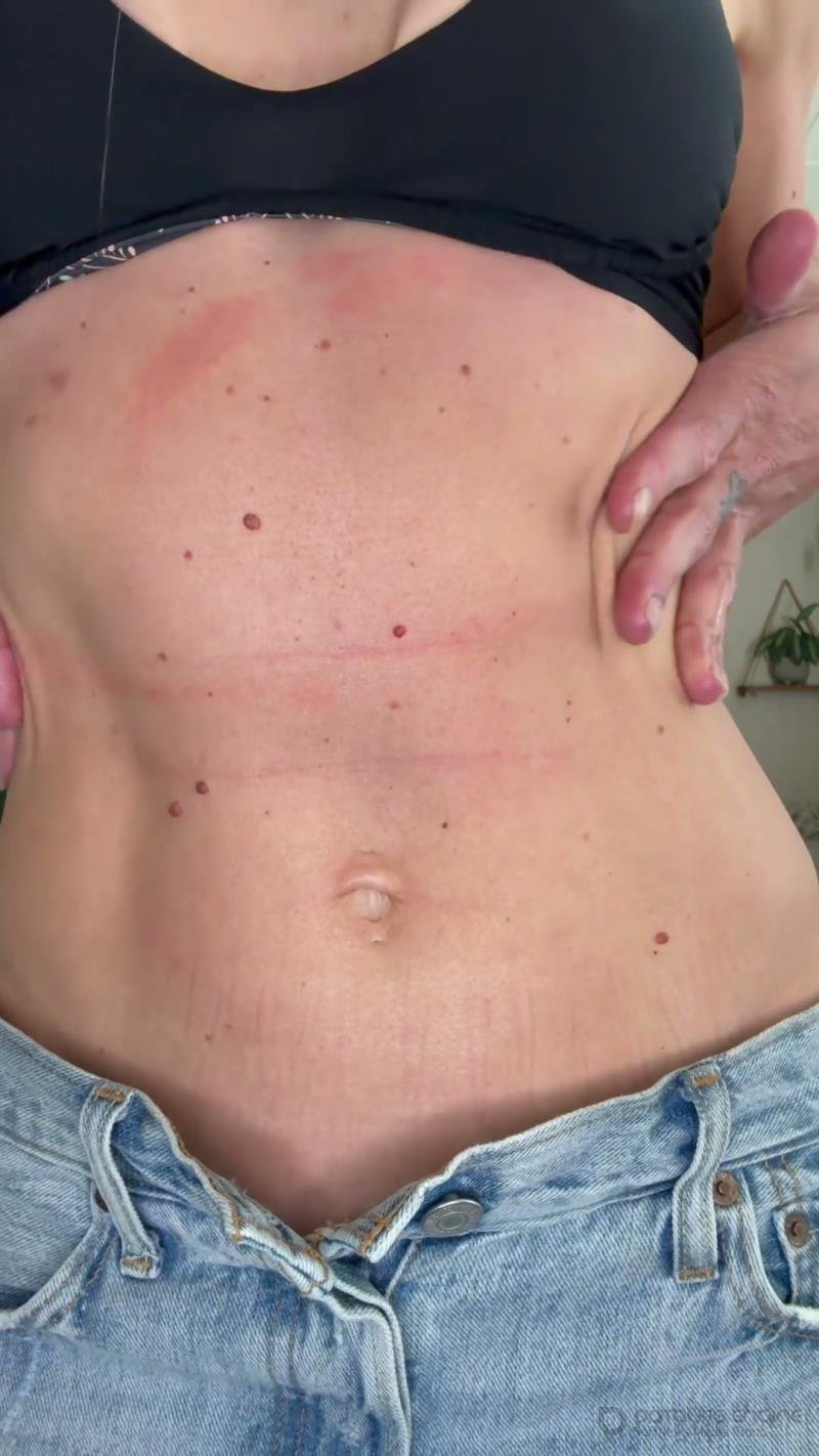 JodisLips - Bellybutton fingering and play [FullHD]