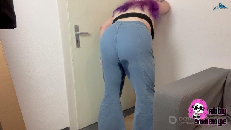 Abby-Strange - Pissen in meine Blue Jeans [FullHD]