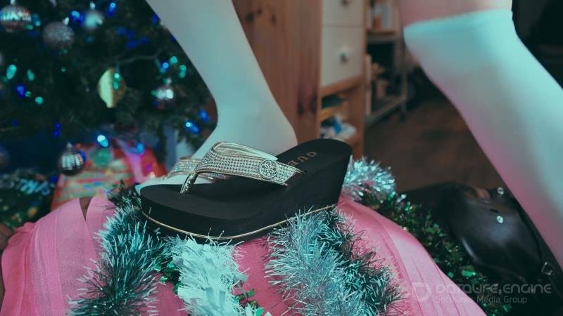 Imilia Audley - Toetallydevine - Trampled By Mrs Claus [FullHD]