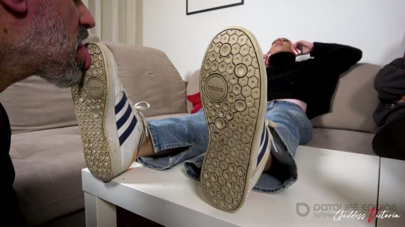 All4 Goddess Victoria - We want our stinky socks to be clean! [FullHD]