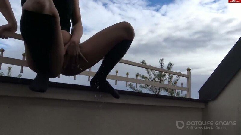 BlackSophie - ABSCHIEDSGESCHENK TERASSENPISS [FullHD]