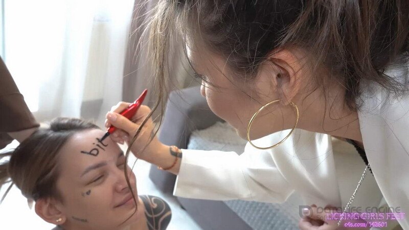 Licking Girls Feet: Iren And Victoria - Never Forget Your Place! [FullHD]