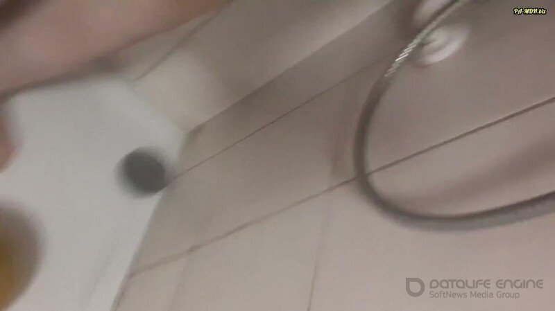 tammara28 - Luftballon Gepisst Und Dann Kaputt Gemacht [FullHD]