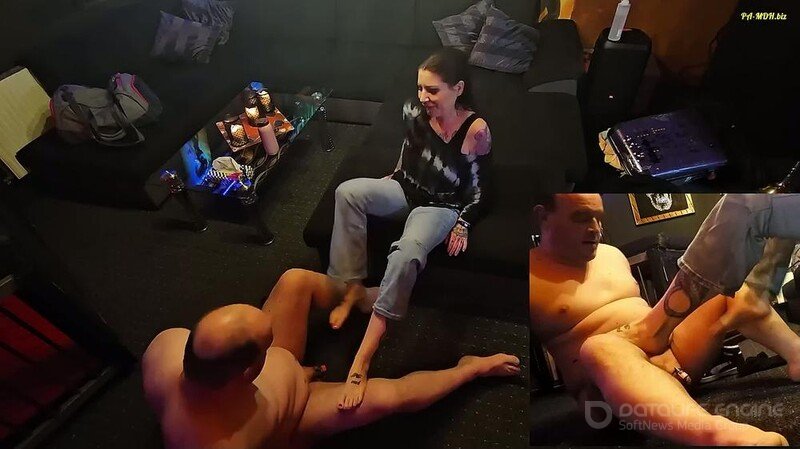 Femdom-Team-German - Füße Weiter Verwöhnen Nach Dem Sport [FullHD]