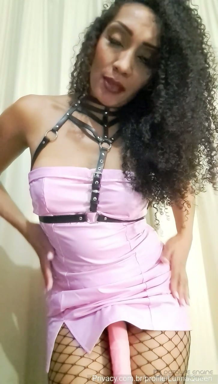 Lunna Queen - Let’s Go To The Movies To See Barbie In Pink! [FullHD]