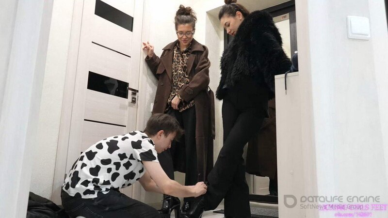 Licking Girls Feet: Allison And Victoria - First Experience Of Foot Worship And Loser Humiliation! [FullHD]