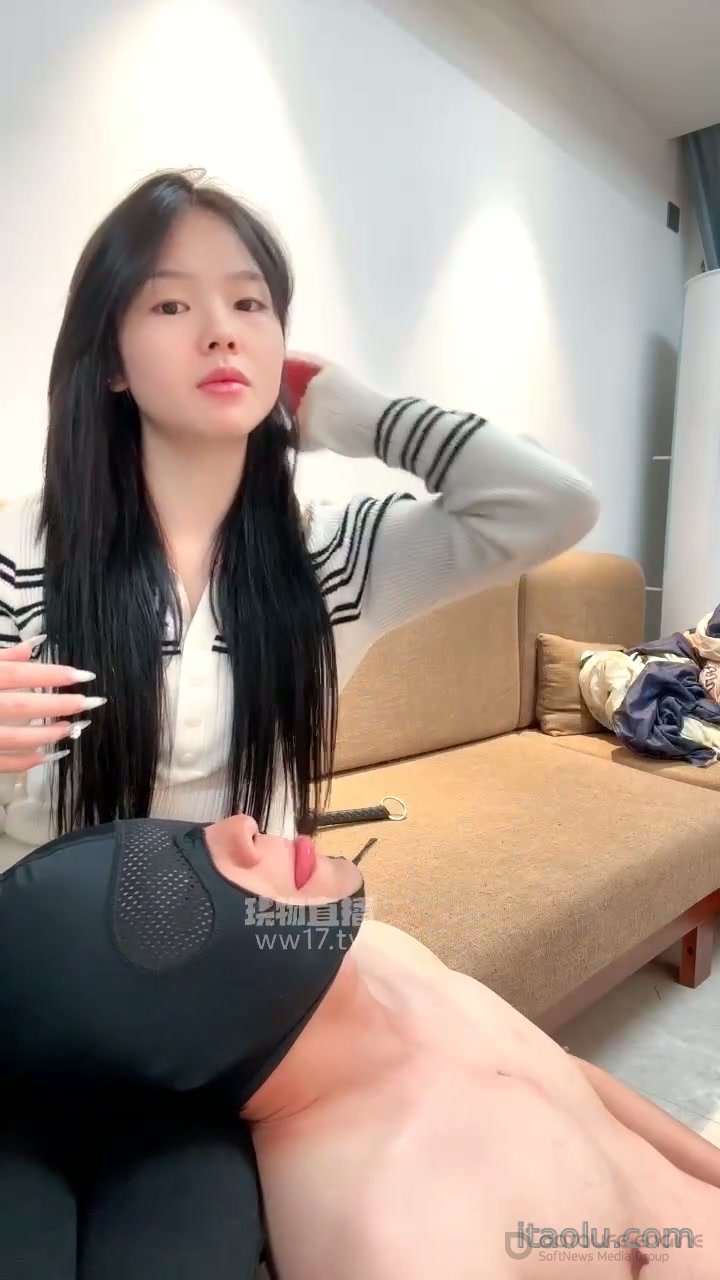 Taolusm - Asian Goddess Xiao Qiong S - Foot Fetish Deodorizing White Socks [HD]
