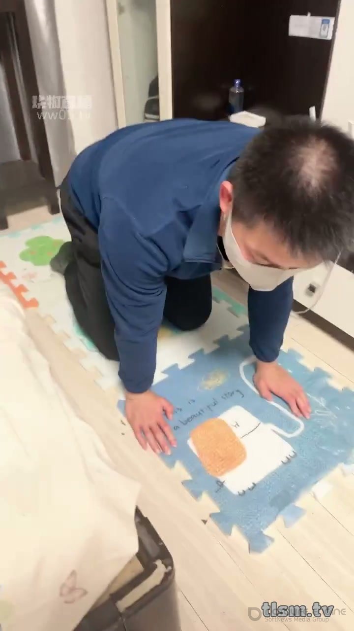 Taolusm - Beijing Smile S - Sitting Face, Foot Fetish, Leg Twisting [HD]
