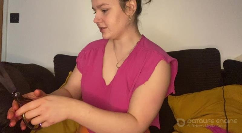 Delilah Jynx - My clothes fit poorly let me destroy them [SD]